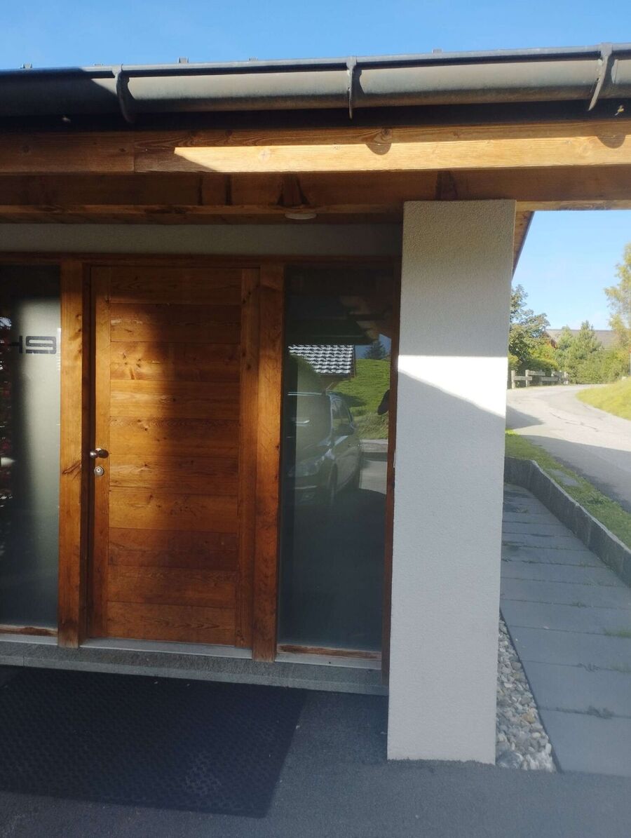 Relocate bees & remove bee nest