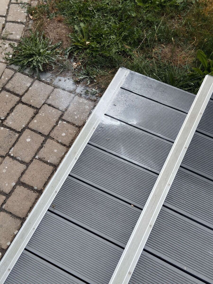 Bee nest at the house remove