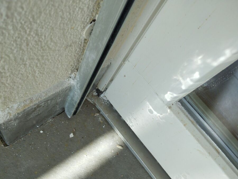 Bee nest at the house remove