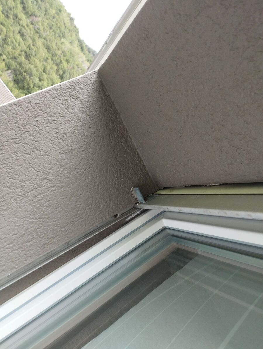 Bee nest at the house remove