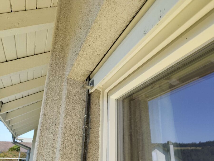 Bee nest at the house remove